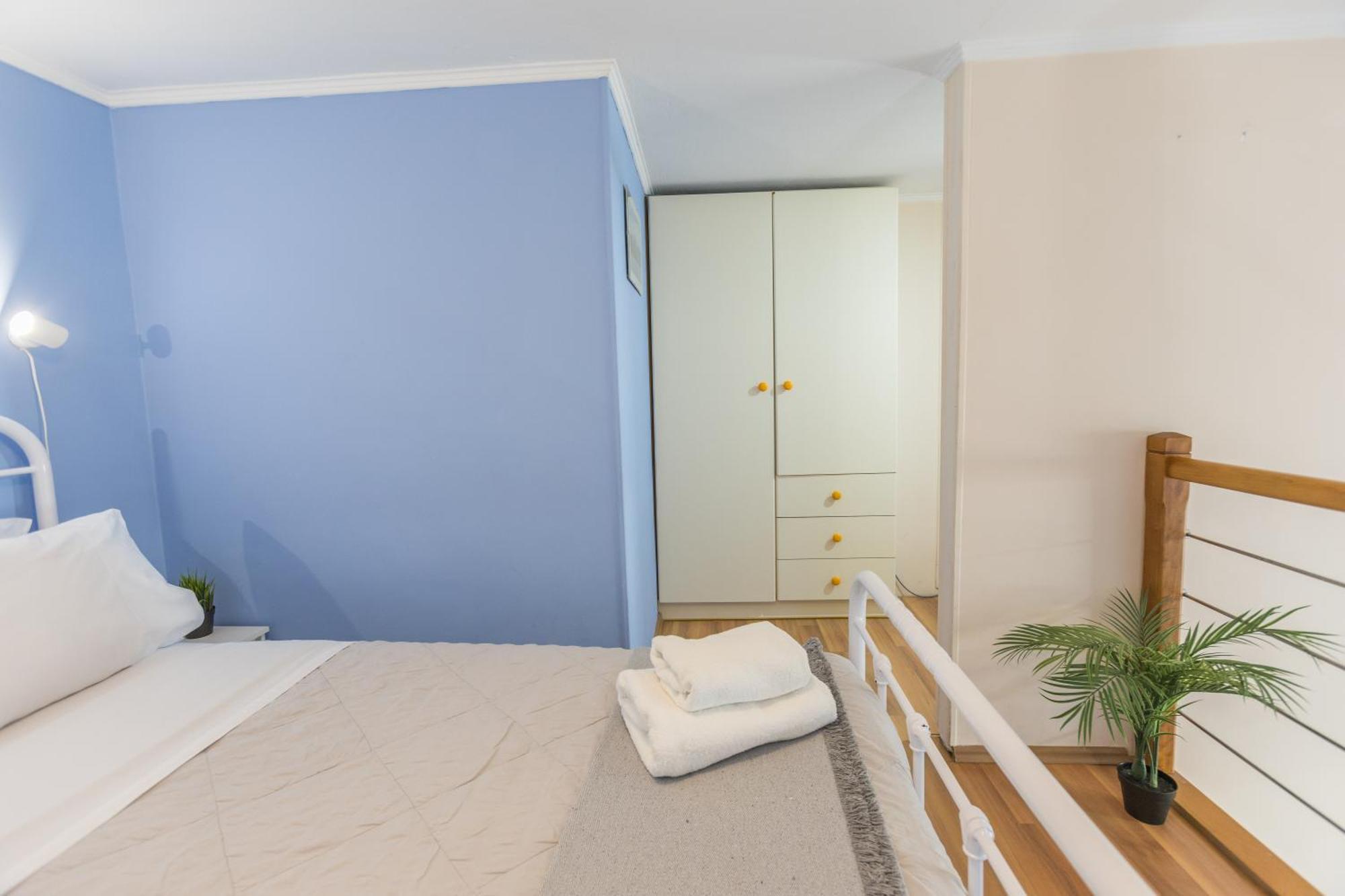 Raise Koukaki Urban Lofts Apartment